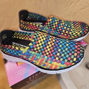 Skecher's Stretch Weave VIVID Dream Equalizer Memory Foam Shoes Black Multi